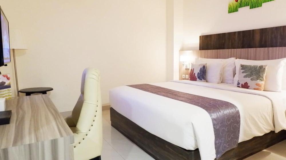 Vega Prime Hotel & Convention Sorong Exterior foto