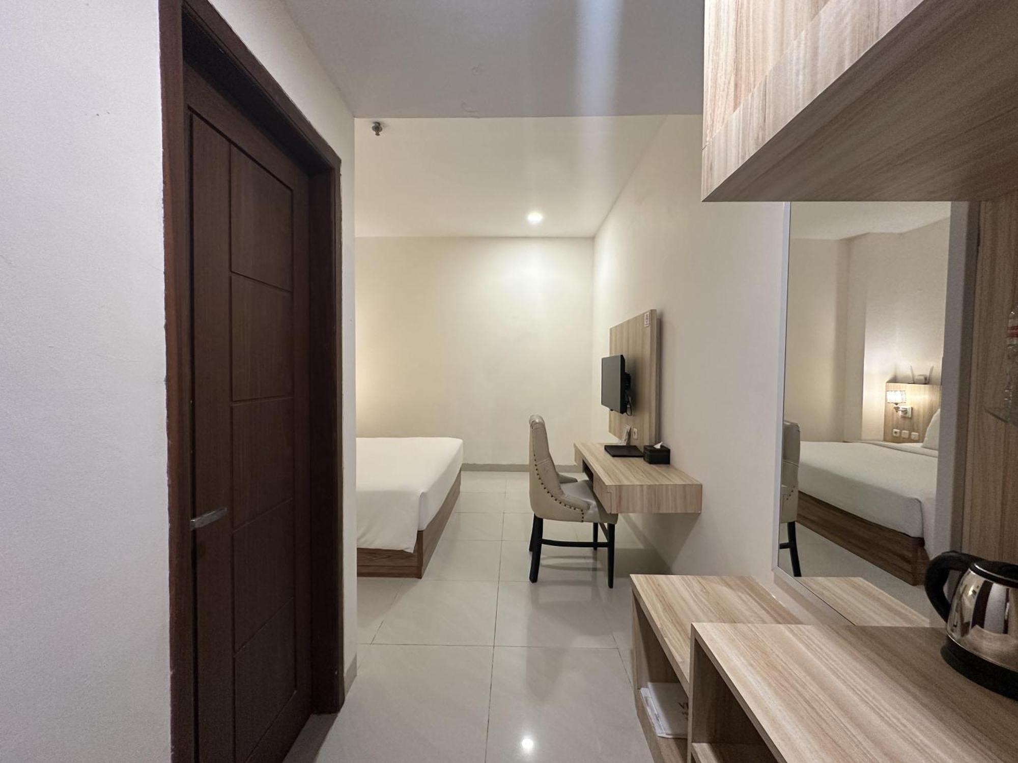 Vega Prime Hotel & Convention Sorong Zimmer foto