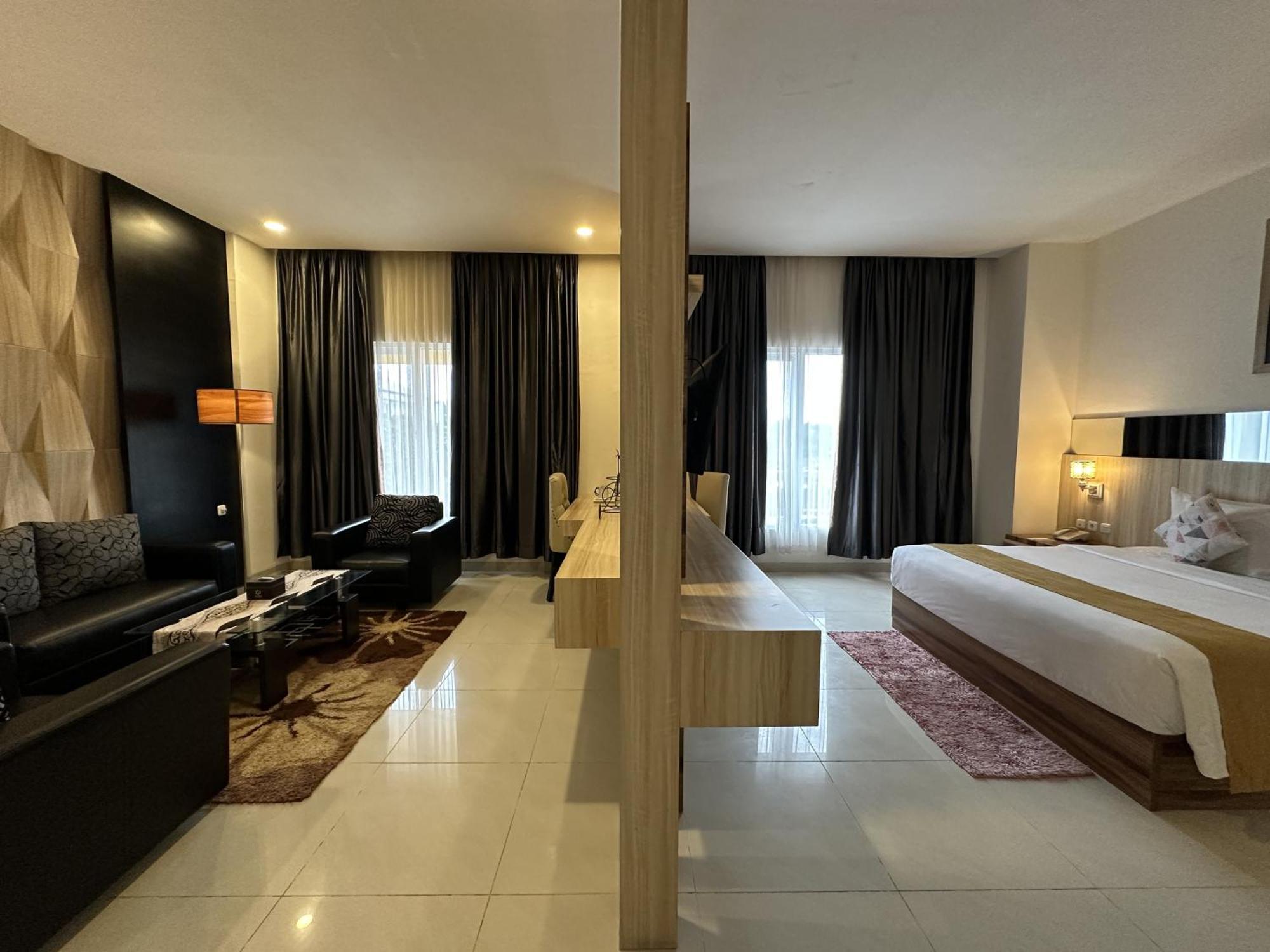 Vega Prime Hotel & Convention Sorong Zimmer foto