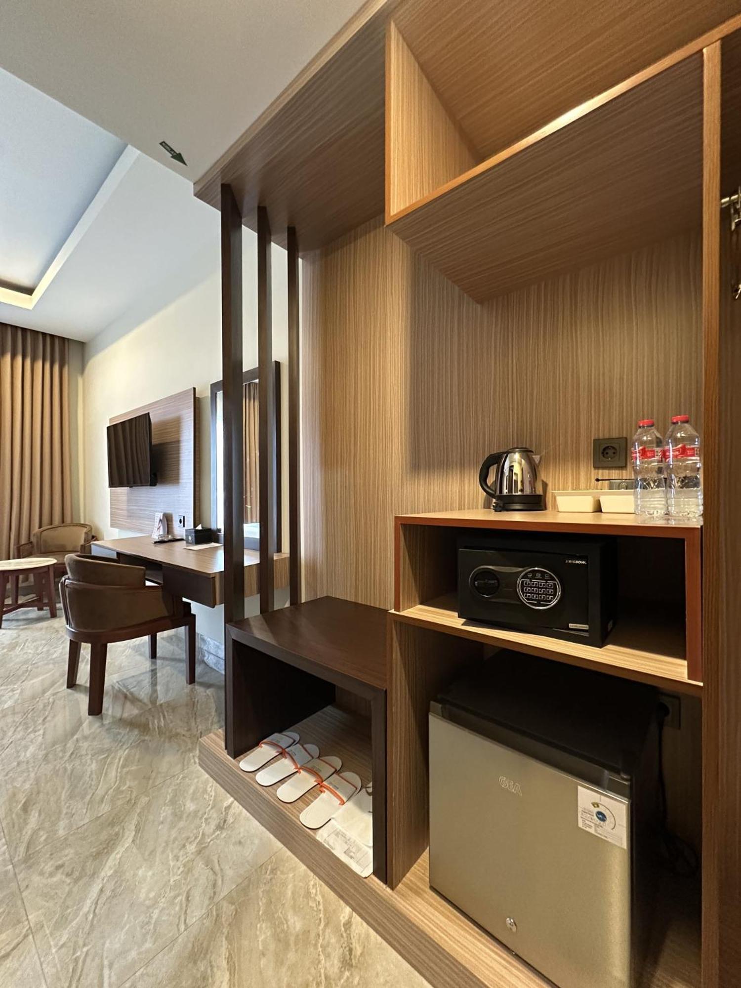 Vega Prime Hotel & Convention Sorong Zimmer foto